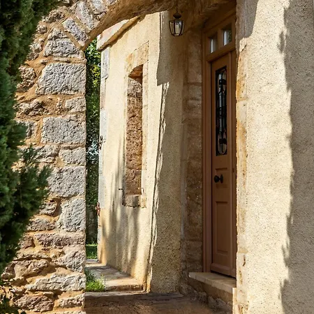 Archontiko Parnassus Dadi Pensjonat Amfikleia