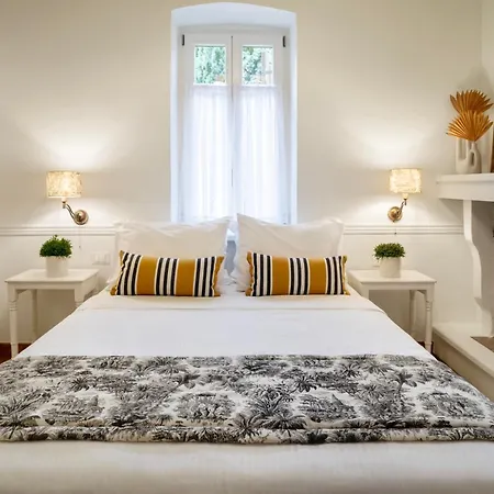 Archontiko Parnassus Dadi 招待所 阿姆菲克利亚