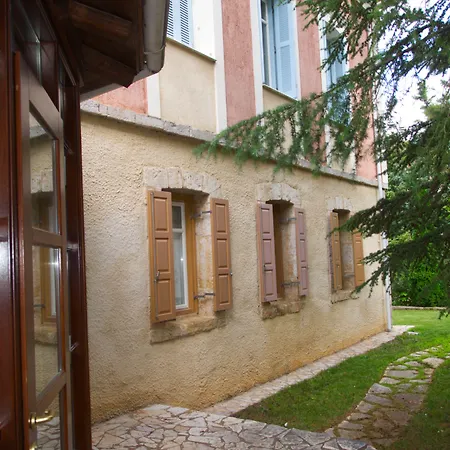 Archontiko Parnassus Dadi 4* 阿姆菲克利亚