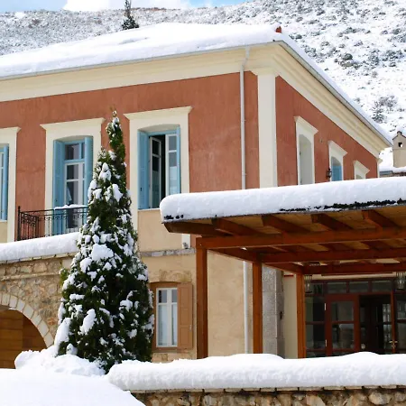 Archontiko Parnassus Dadi 招待所 阿姆菲克利亚